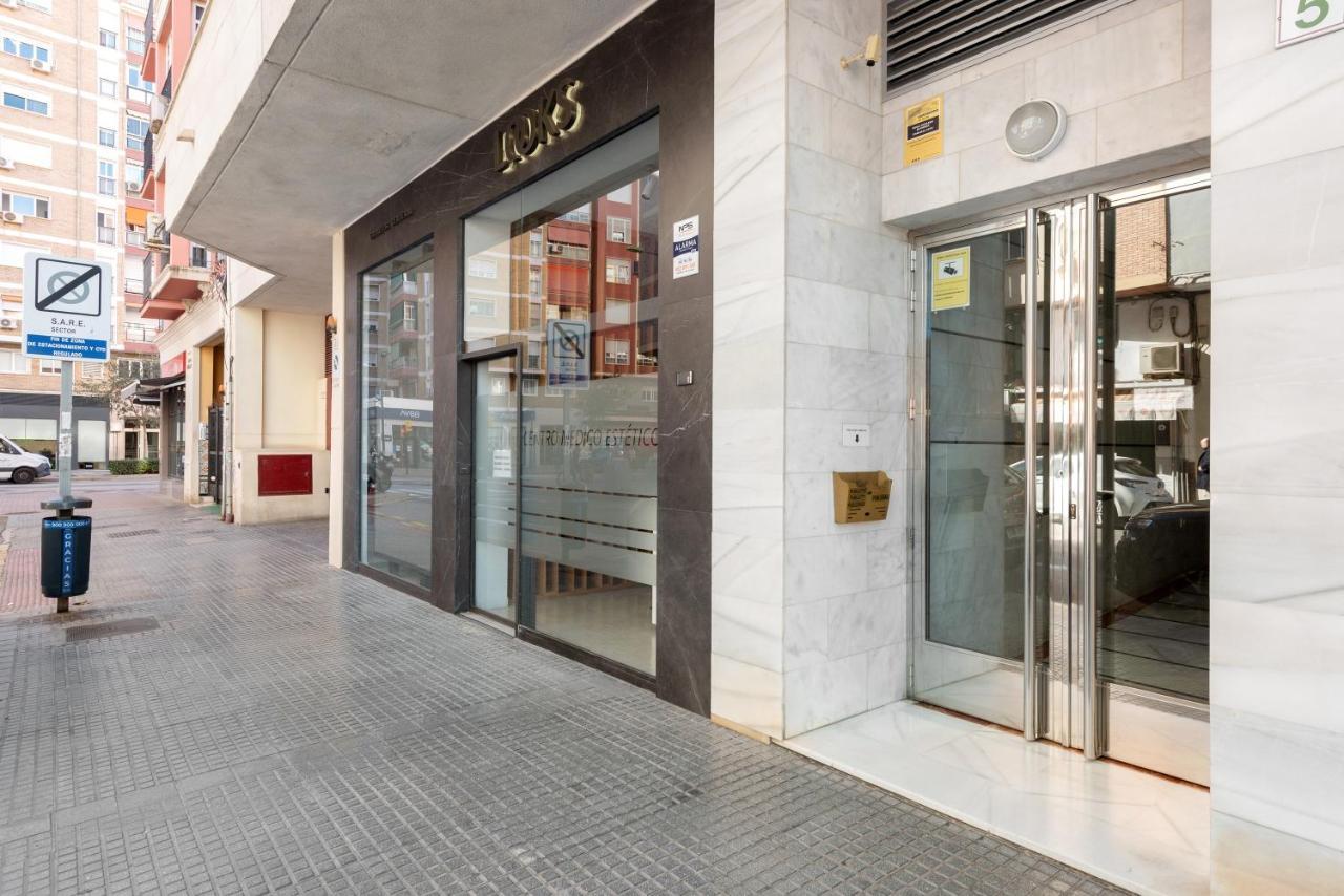 Carmen Estacion Apartment Malaga Exterior photo